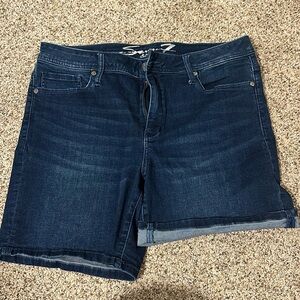 Seven7 women’s shorts